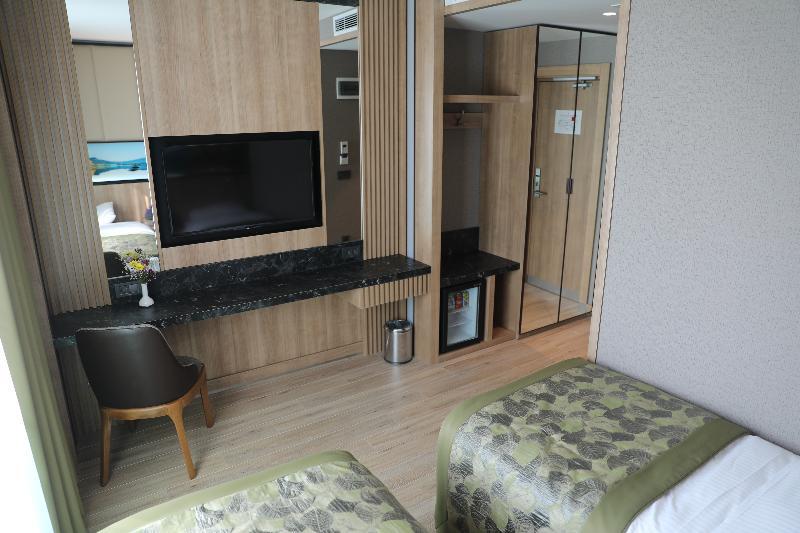 Radar Hotel Истанбул Екстериор снимка